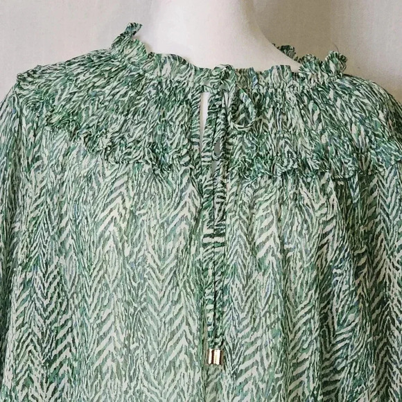 THML Blouse SZ M Lily Floral Flutter, Semi Ruffles,Smocked Sleeves,Boho,Peasant - Picture 2 of 11